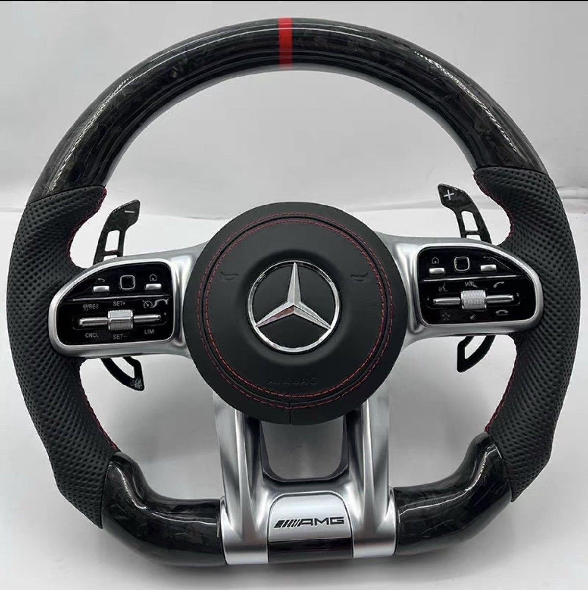 MERCEDES-BENZ 2020
AMG PERFORMANCE
STYLE CUSTOMIZABLE
STEERING WHEEL (FITS
2010+ ALL MODELS)